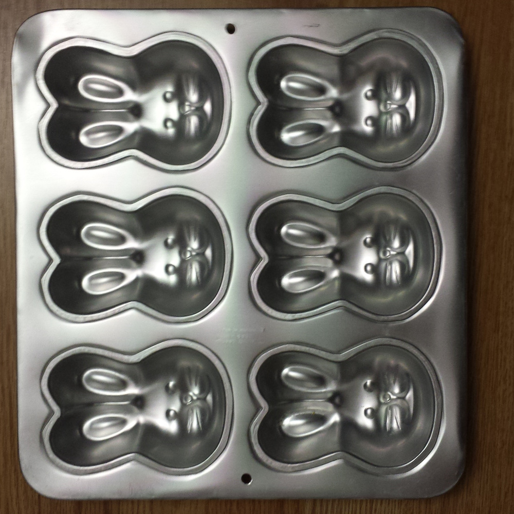 1992 Wilton Vintage Bunny Cake Pan
